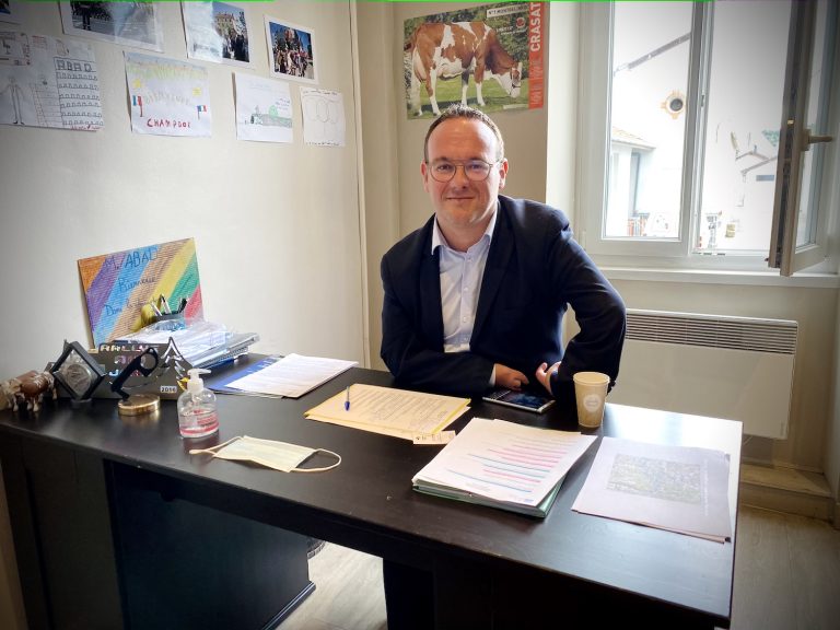 Député Damien Abad sur le terrain