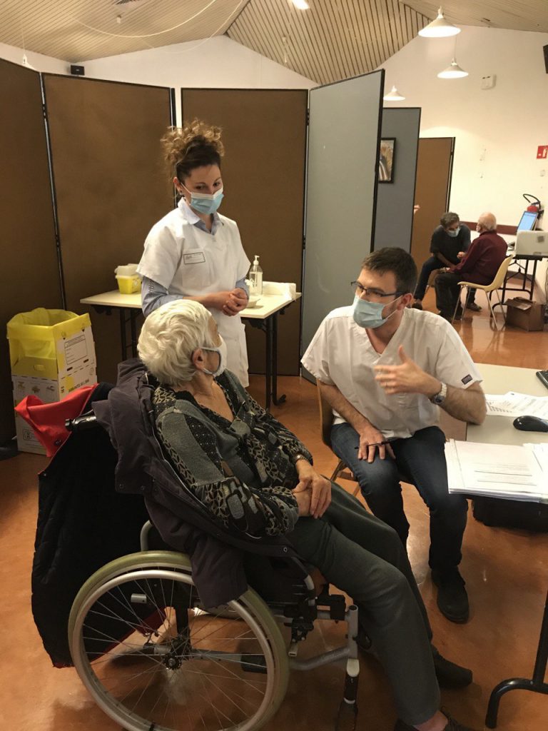 Déploiement des centres de vaccination dans l'Ain